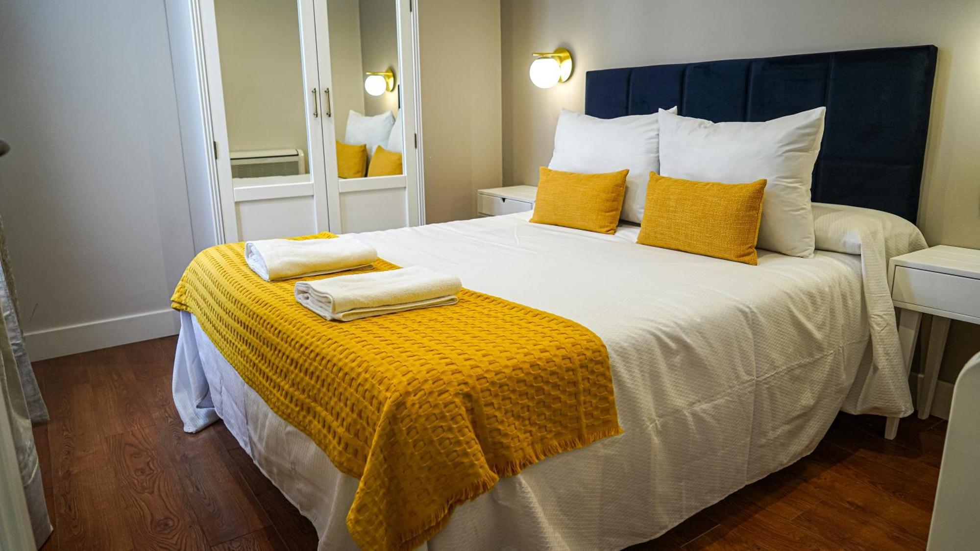 Apartamentos Puente Romano Suites Merida Exterior photo